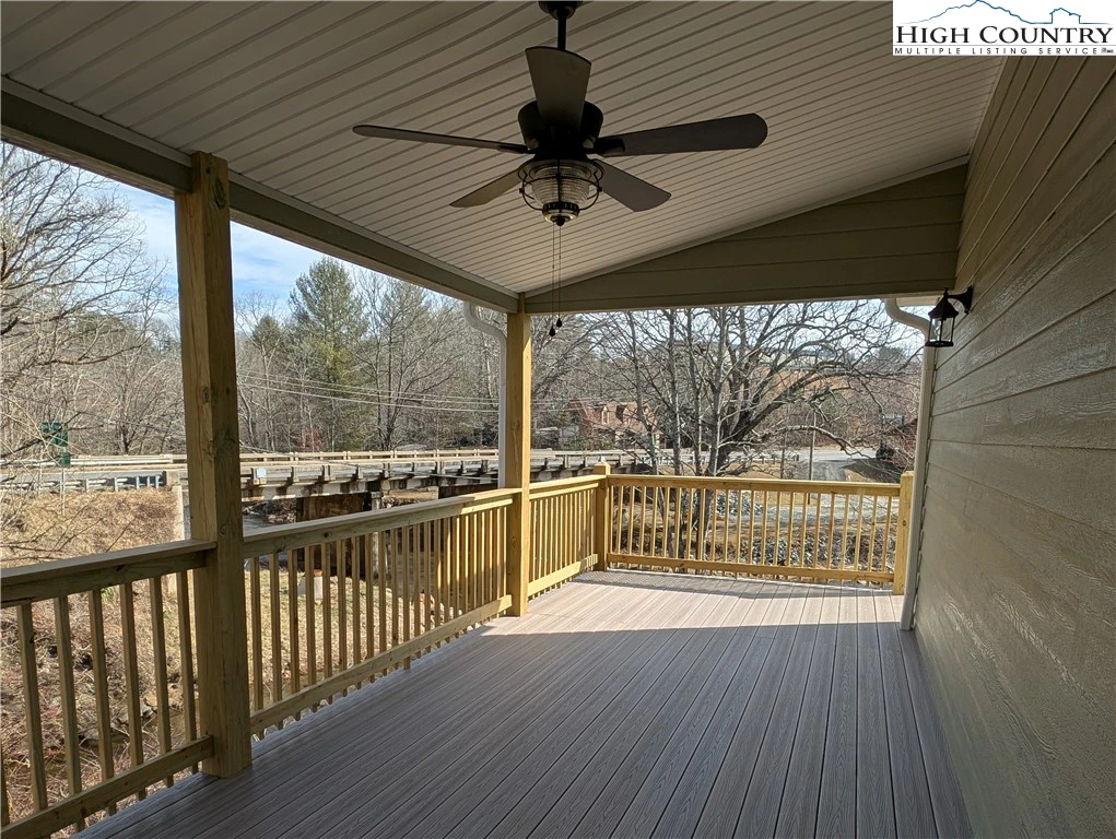 Image number 14 for the current listing