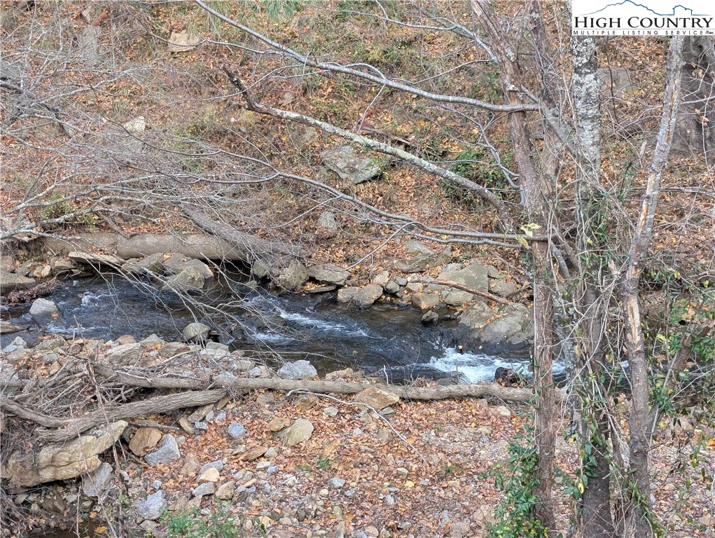 Image number 13 for the current listing