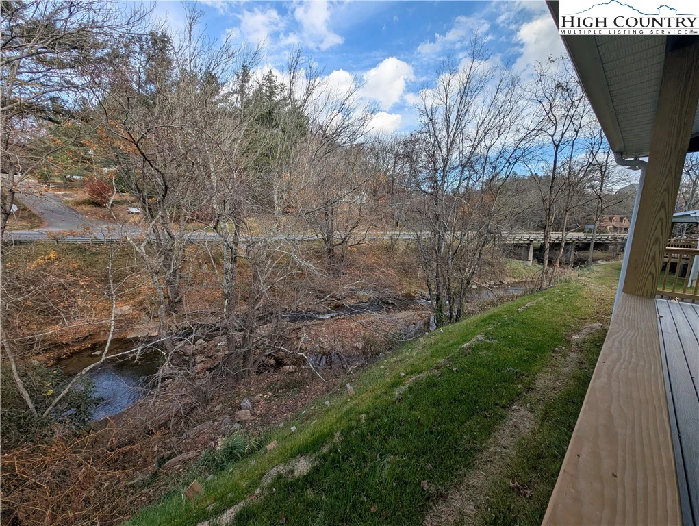 Image number 2 for the current listing