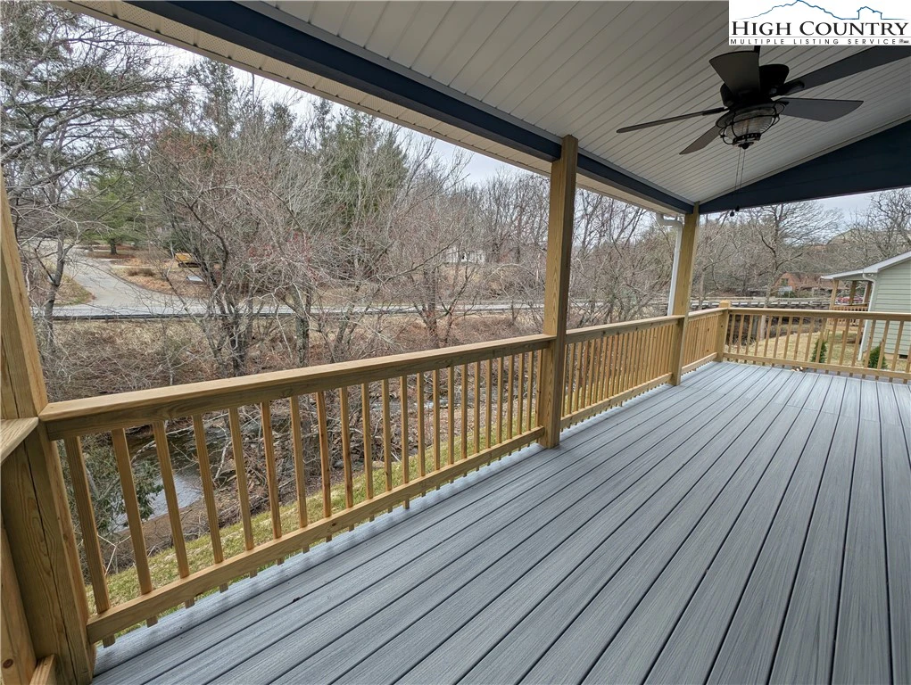 Image number 19 for the current listing