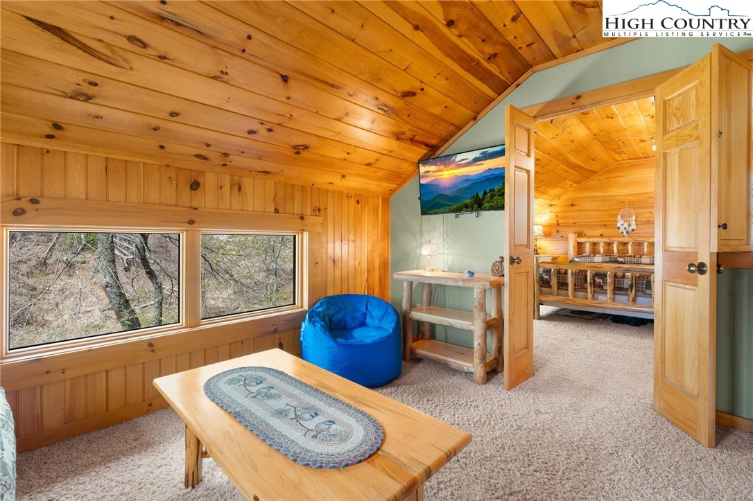 Image number 4 for the current listing