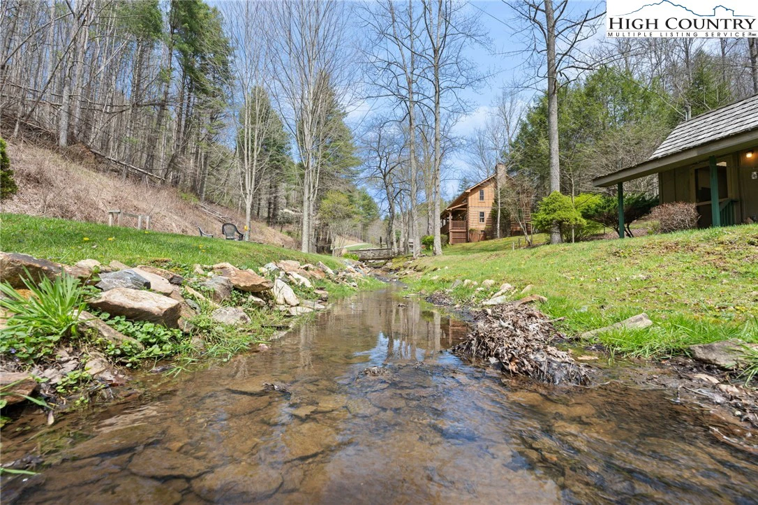 Image number 17 for the current listing