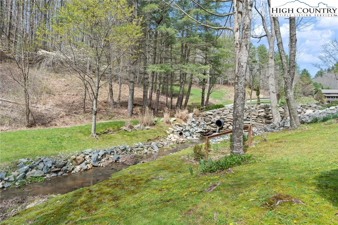 Image number 18 for the current listing