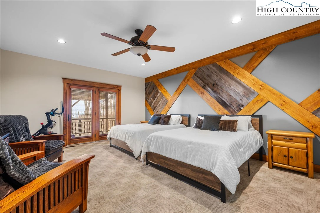 Image number 2 for the current listing