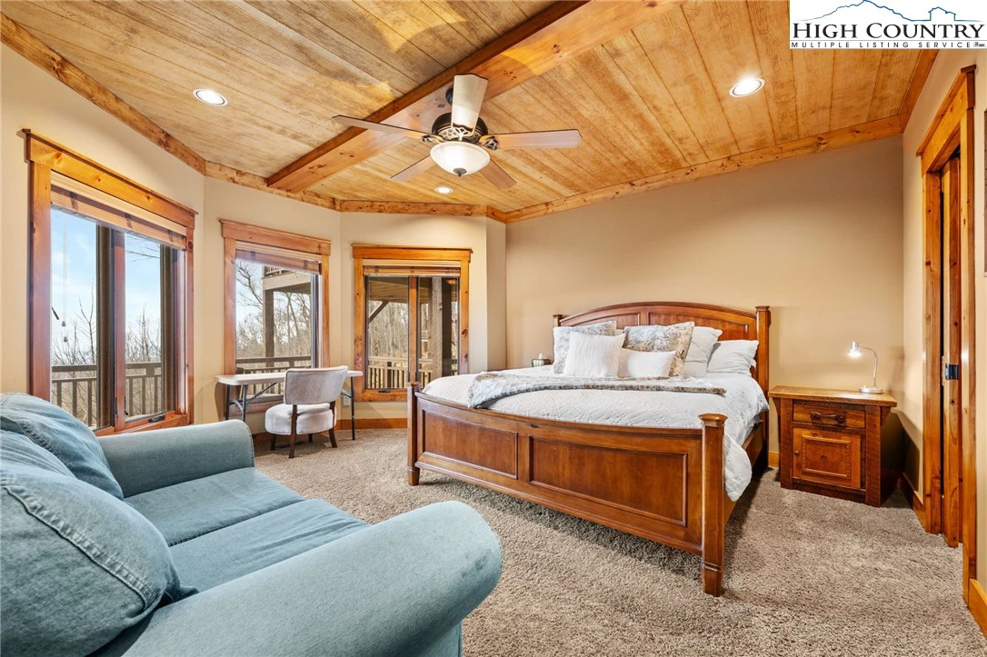 Image number 11 for the current listing