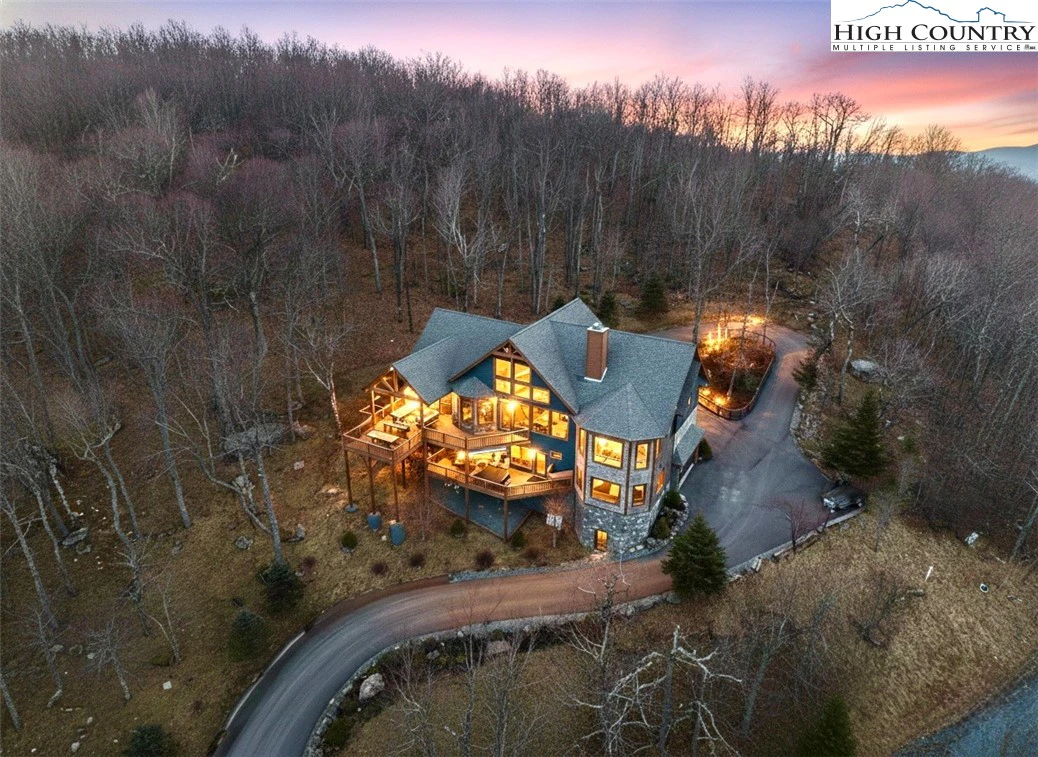 Image number 1 for the current listing