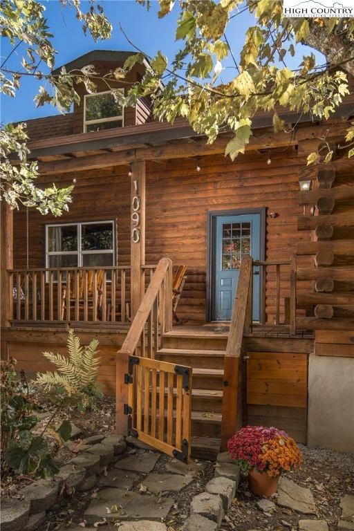 Image number 1 for the current listing