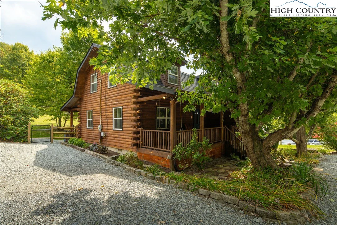 Image number 14 for the current listing