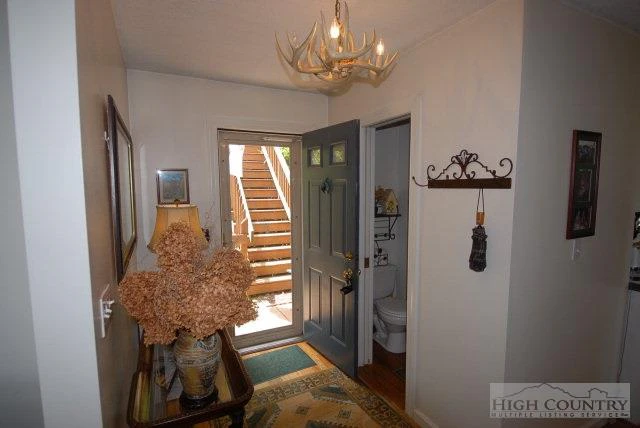 Image number 6 for the current listing
