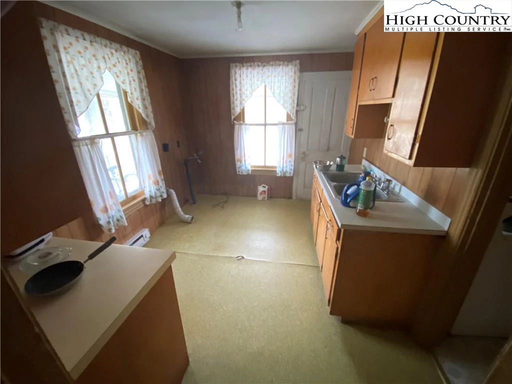 Image number 8 for the current listing