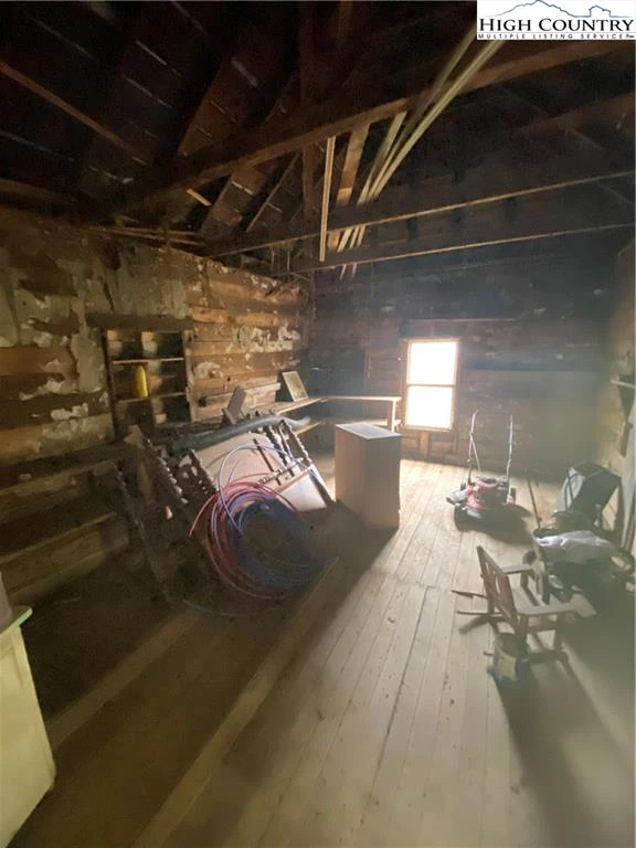 Image number 12 for the current listing
