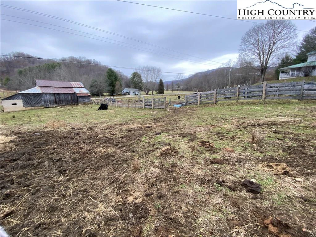 Image number 14 for the current listing