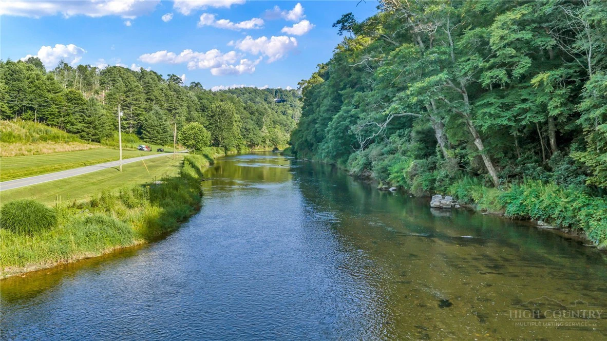 Image number 8 for the current listing