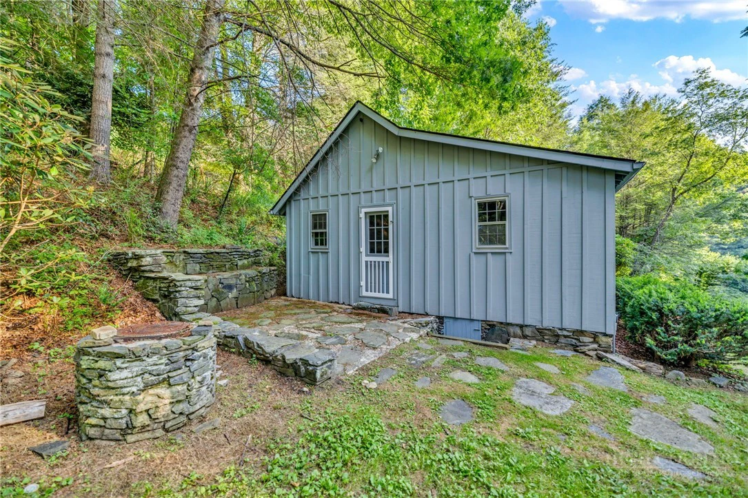 Image number 4 for the current listing