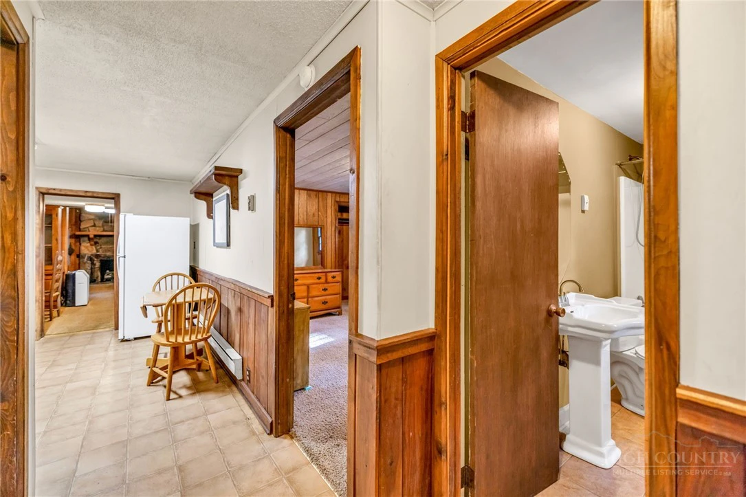 Image number 15 for the current listing