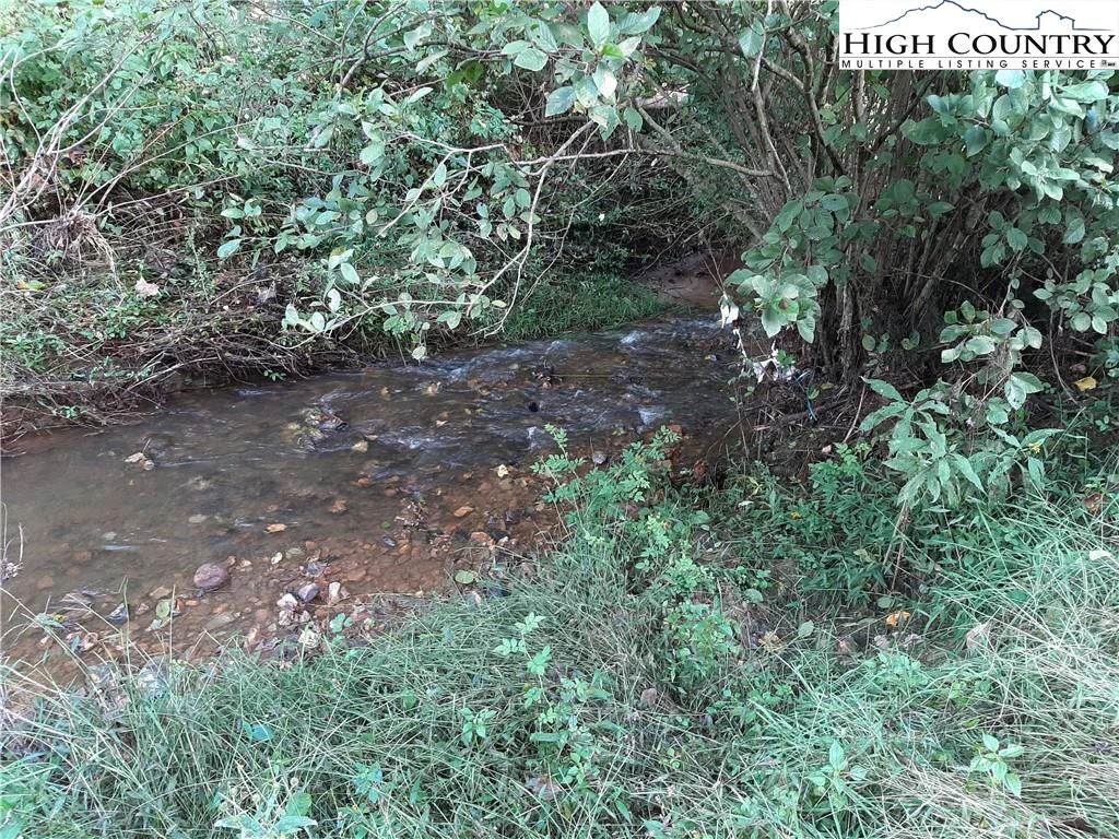Image number 13 for the current listing