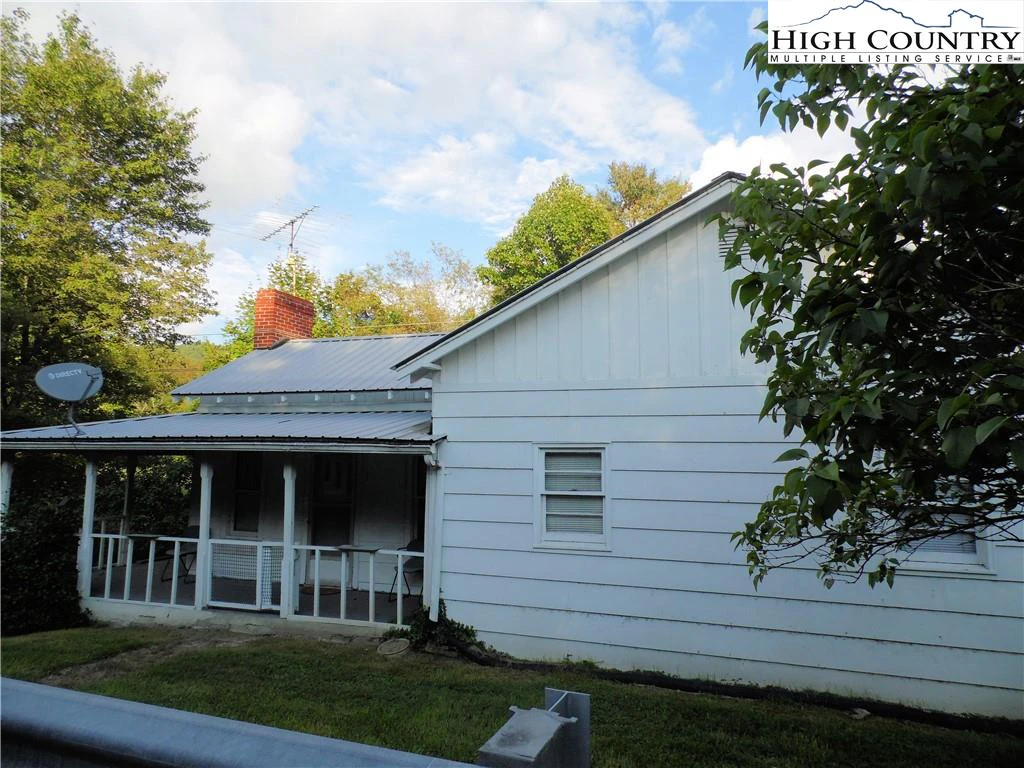 Image number 3 for the current listing