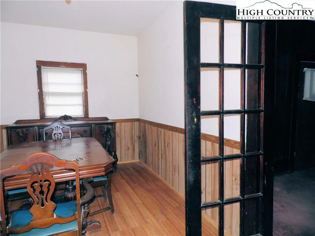Image number 7 for the current listing