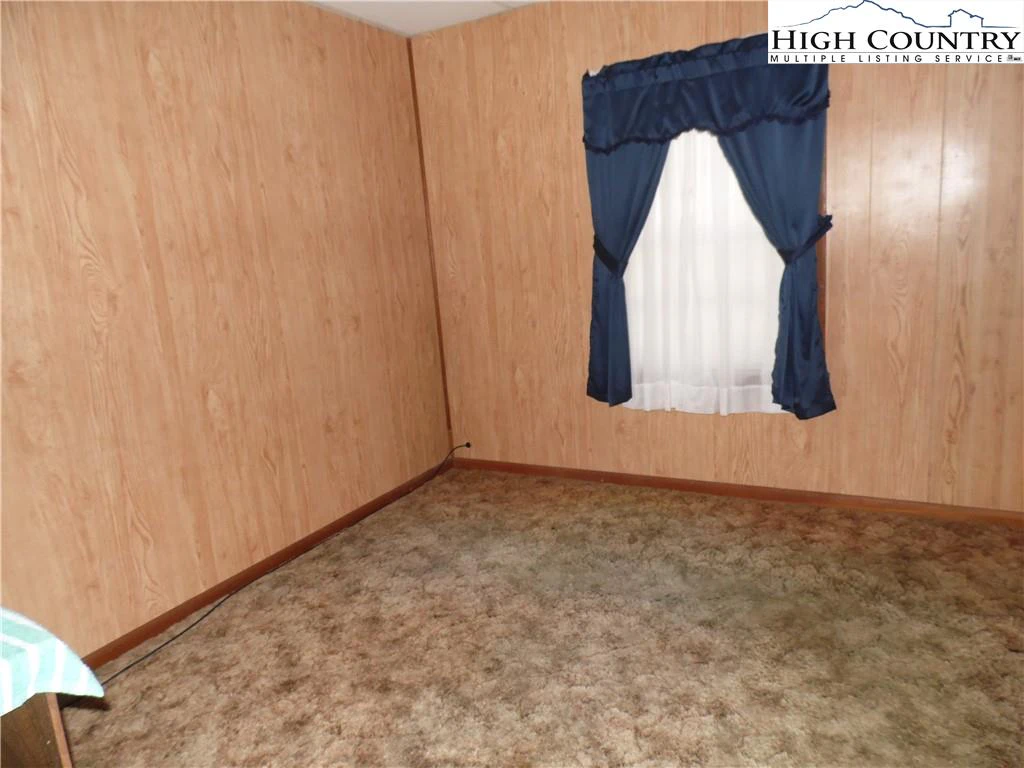 Image number 8 for the current listing