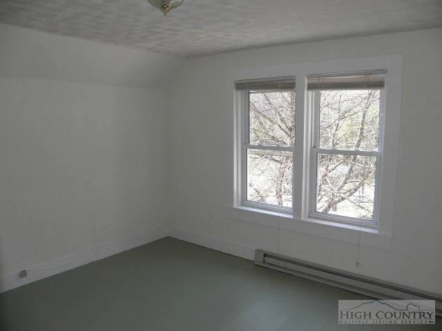 Image number 6 for the current listing