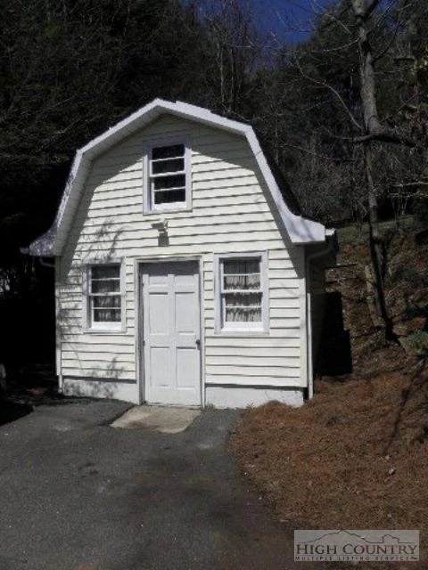 Image number 2 for the current listing