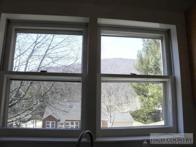 Image number 16 for the current listing