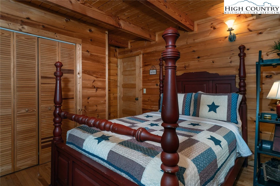 Image number 3 for the current listing