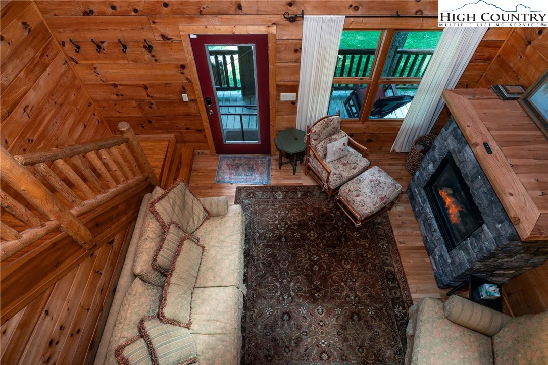Image number 8 for the current listing