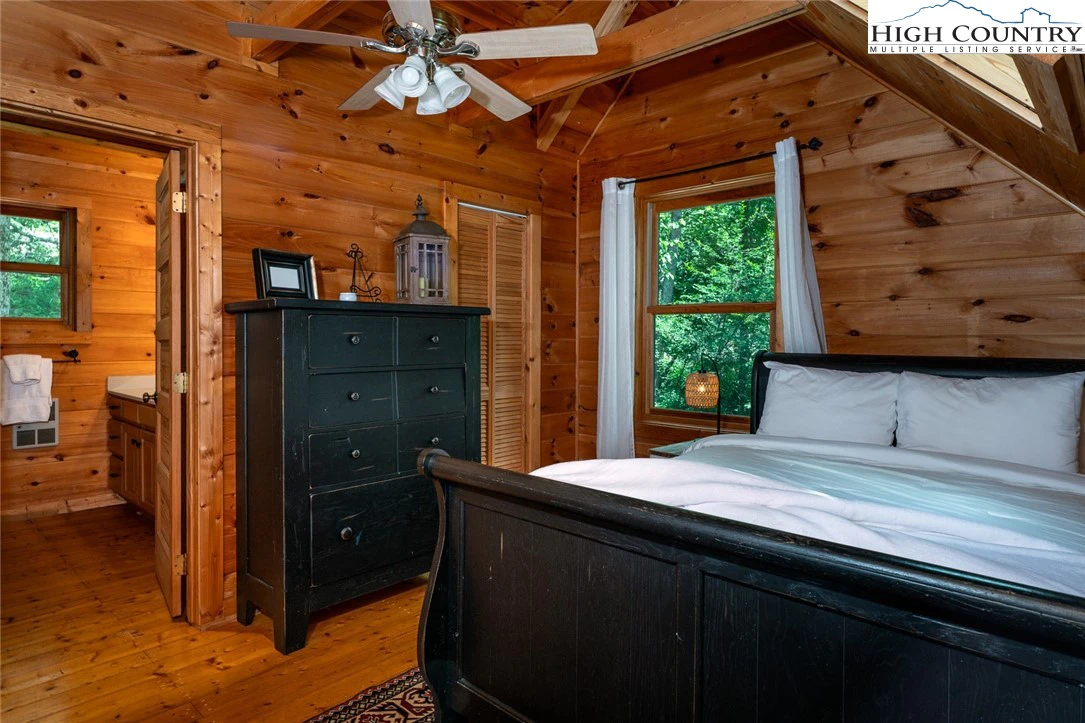 Image number 2 for the current listing