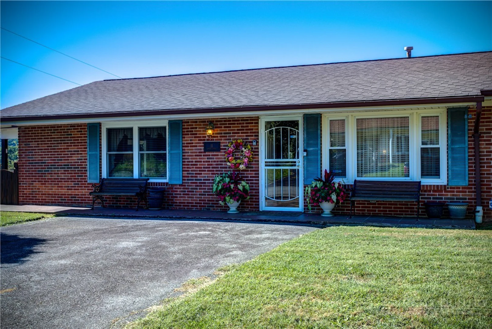 Image number 2 for the current listing