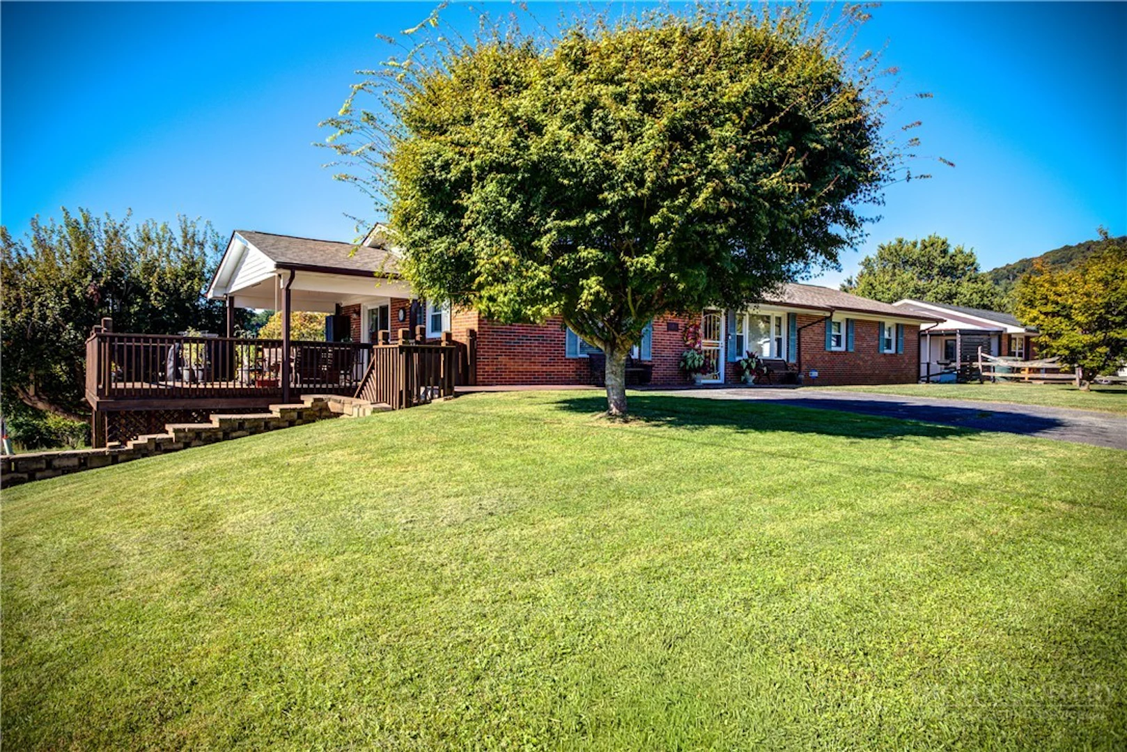 Image number 3 for the current listing