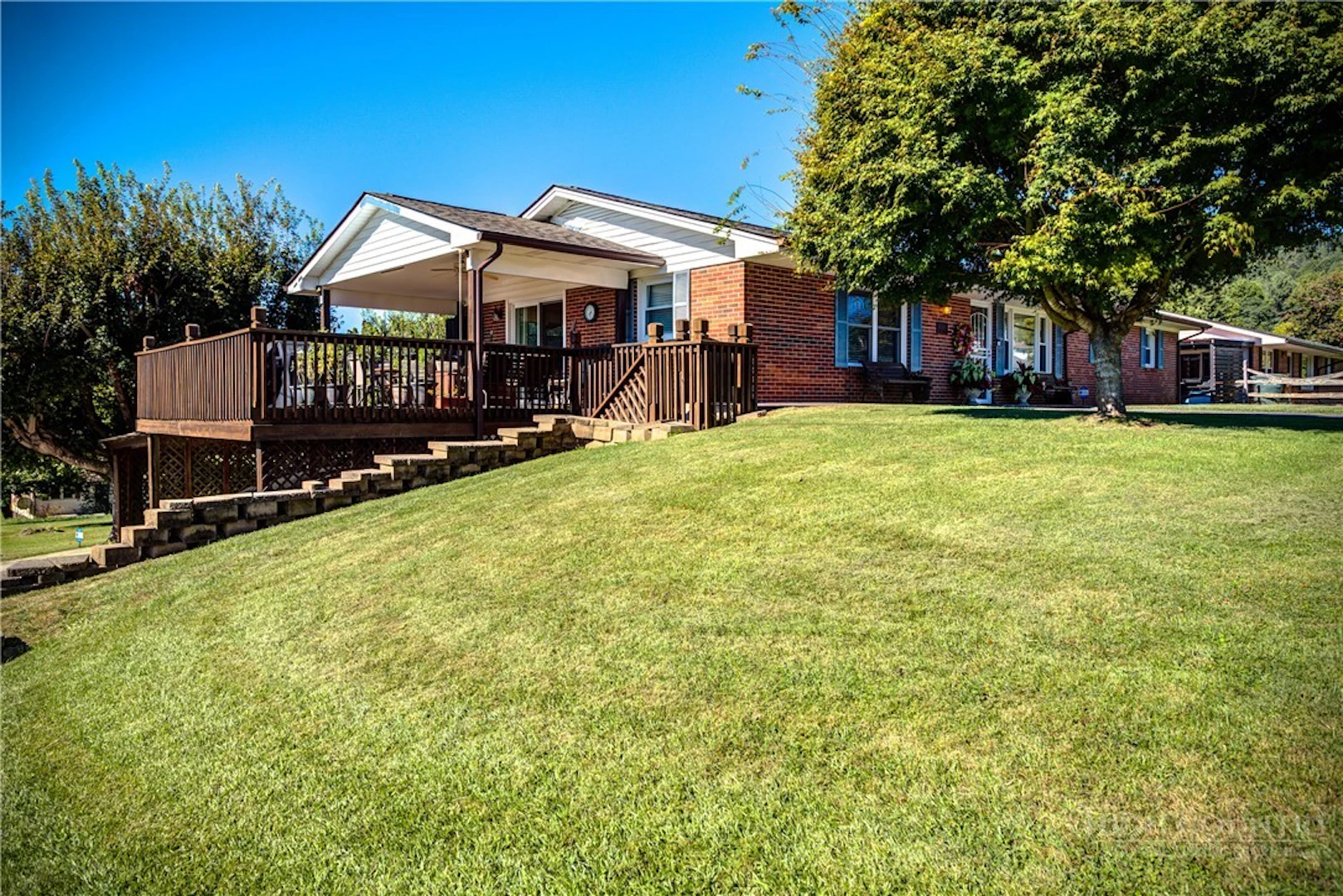 Image number 4 for the current listing