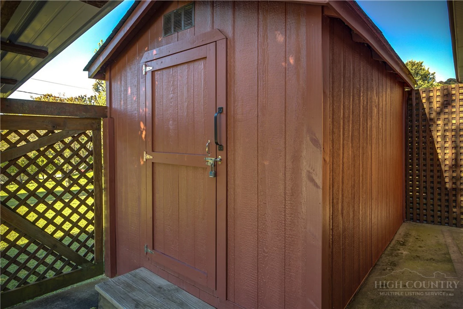 Image number 15 for the current listing