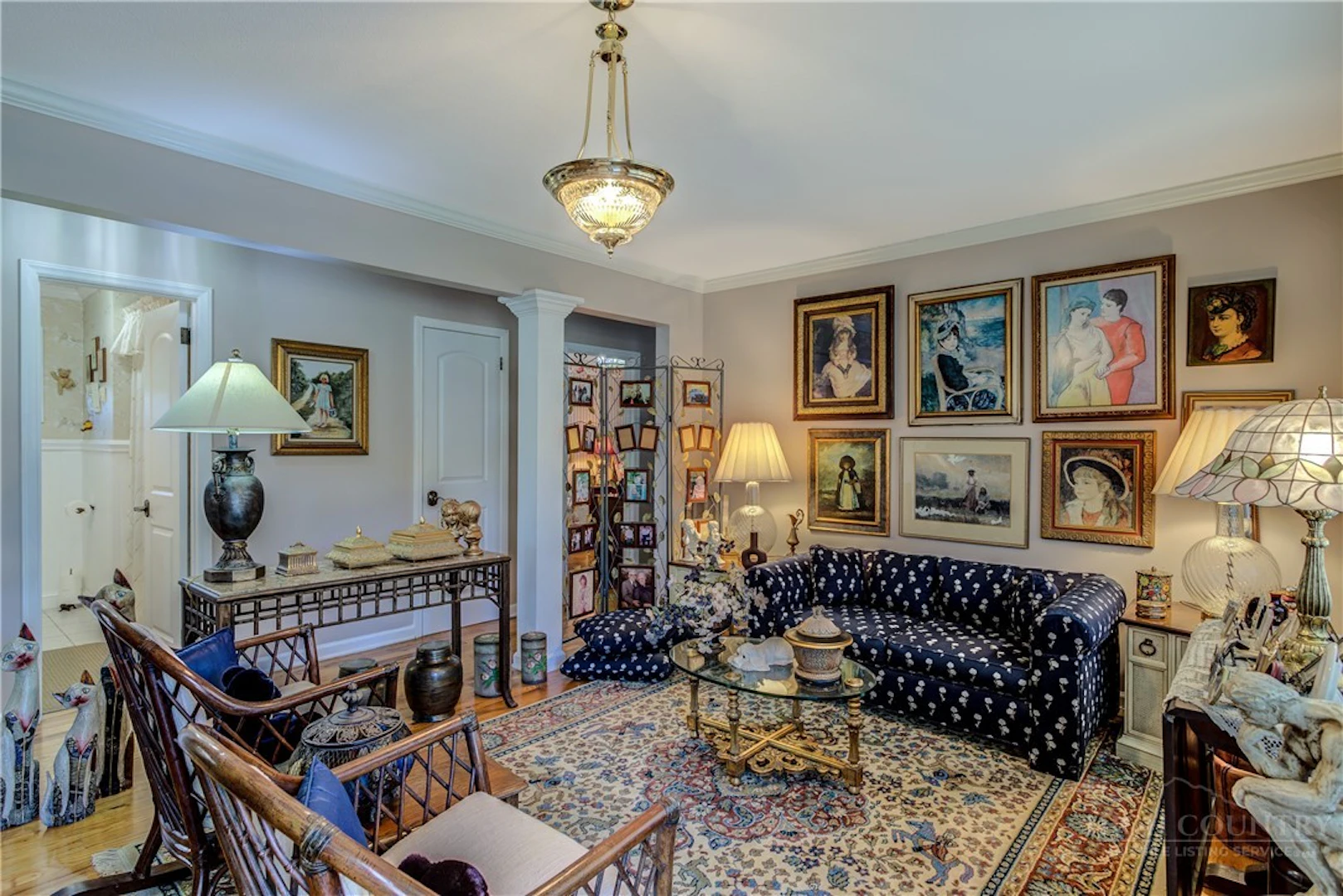 Image number 17 for the current listing