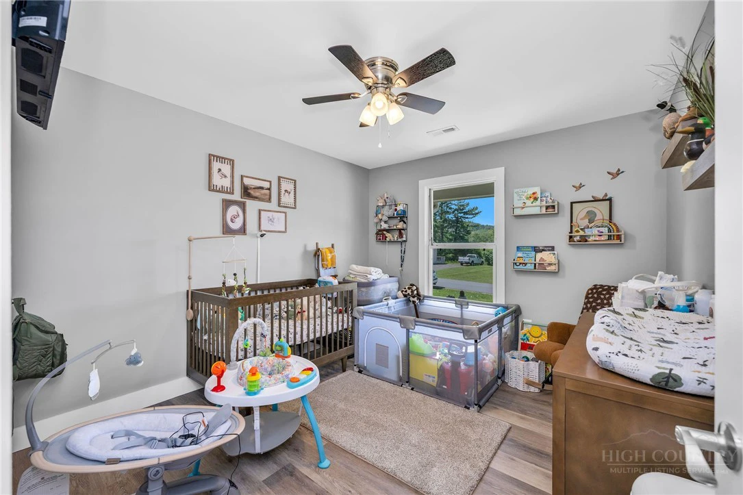 Image number 6 for the current listing
