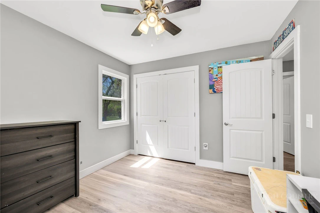 Image number 10 for the current listing