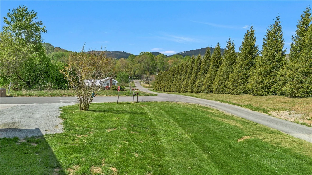 Image number 19 for the current listing