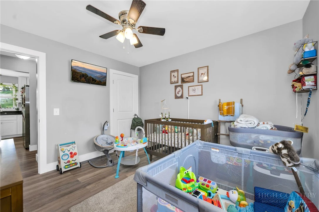 Image number 7 for the current listing