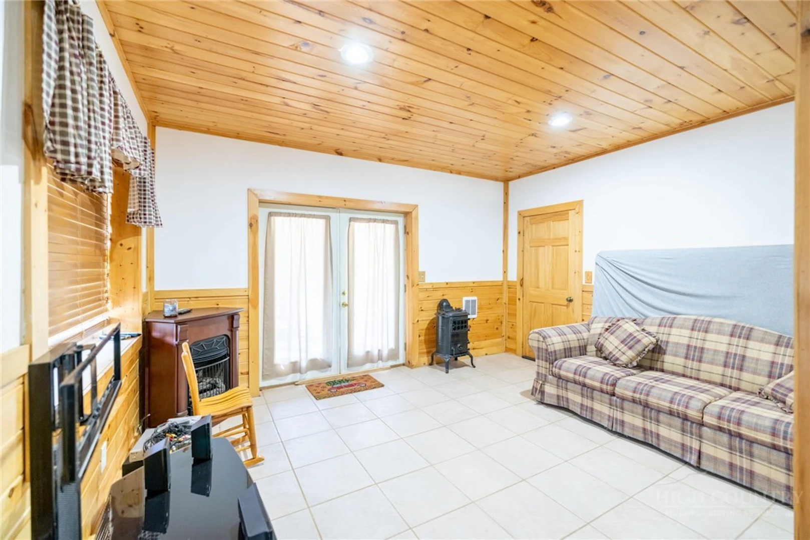 Image number 11 for the current listing