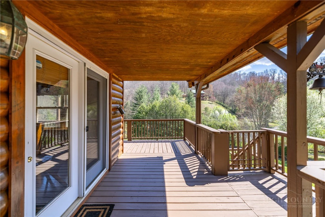 Image number 16 for the current listing