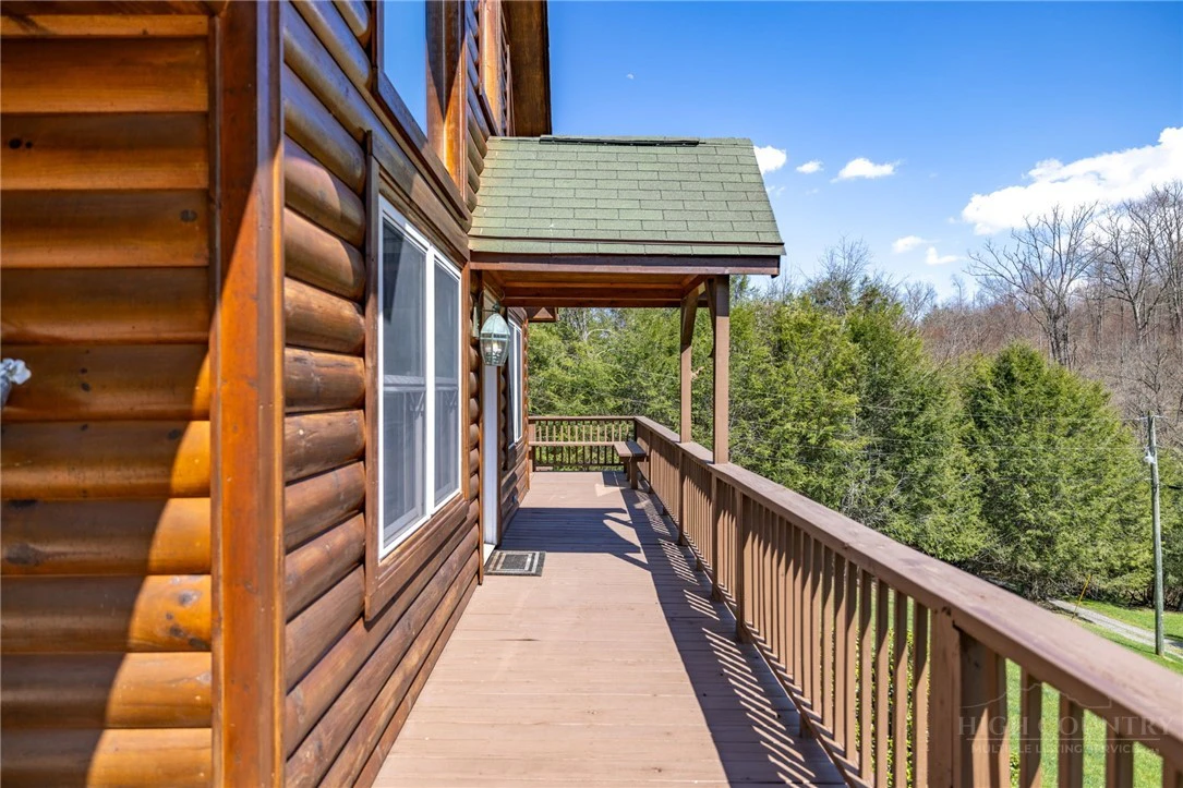 Image number 17 for the current listing