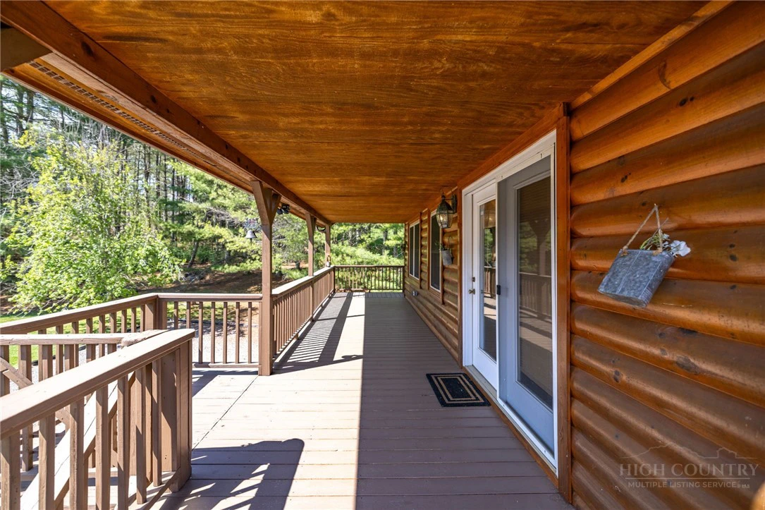 Image number 19 for the current listing