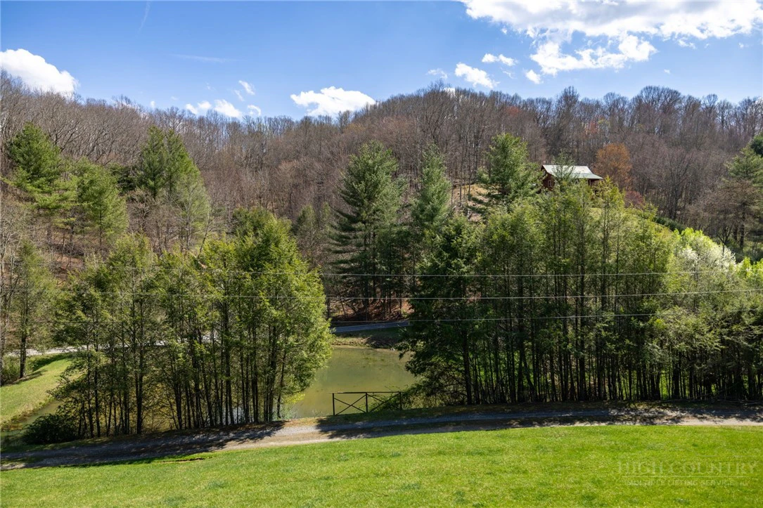 Image number 21 for the current listing