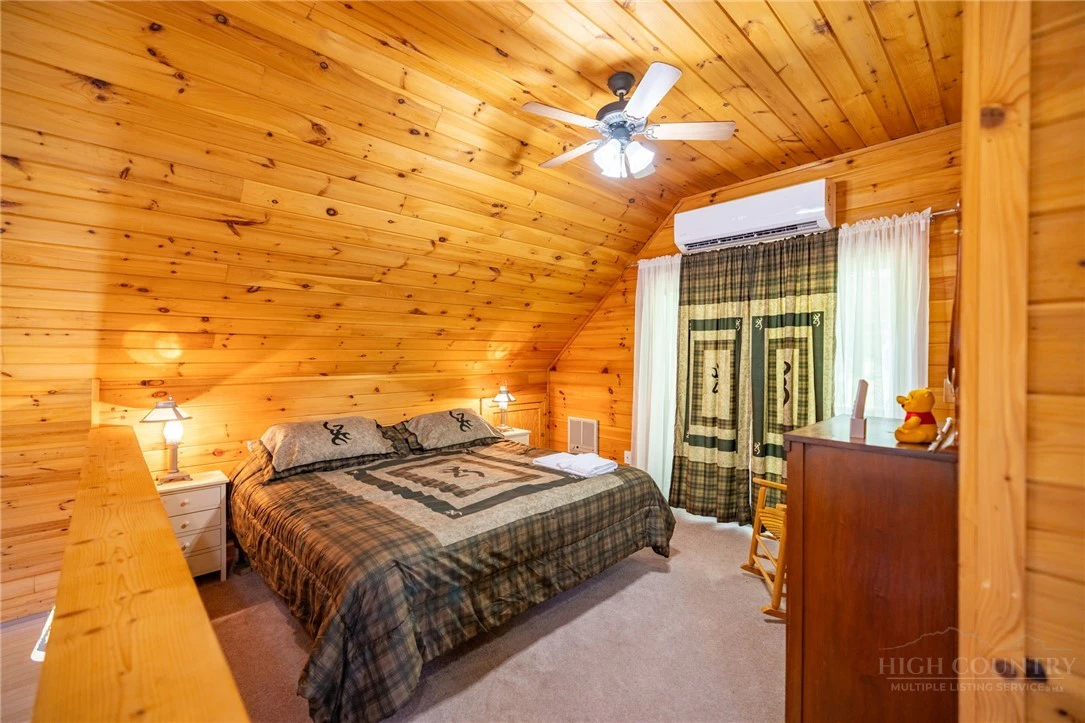 Image number 4 for the current listing