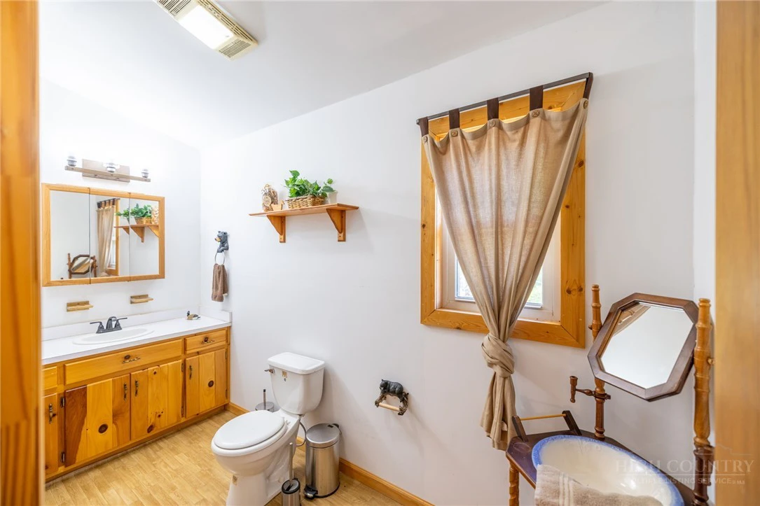 Image number 5 for the current listing