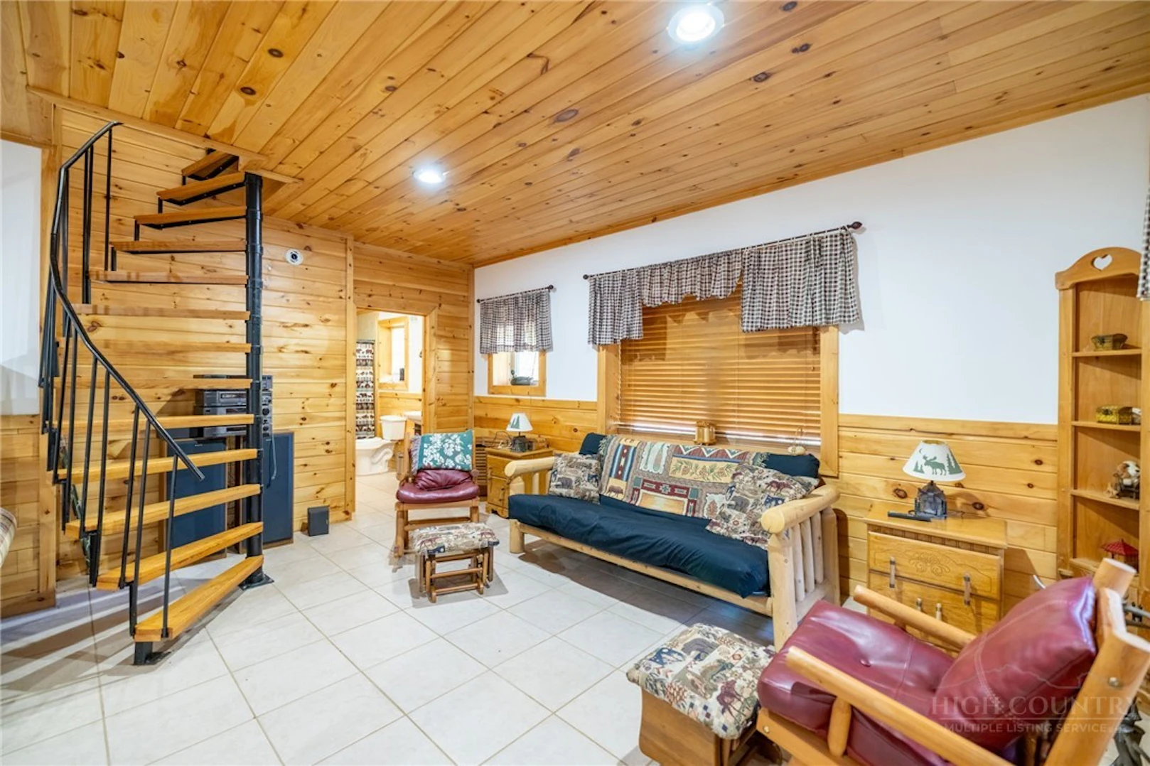 Image number 8 for the current listing