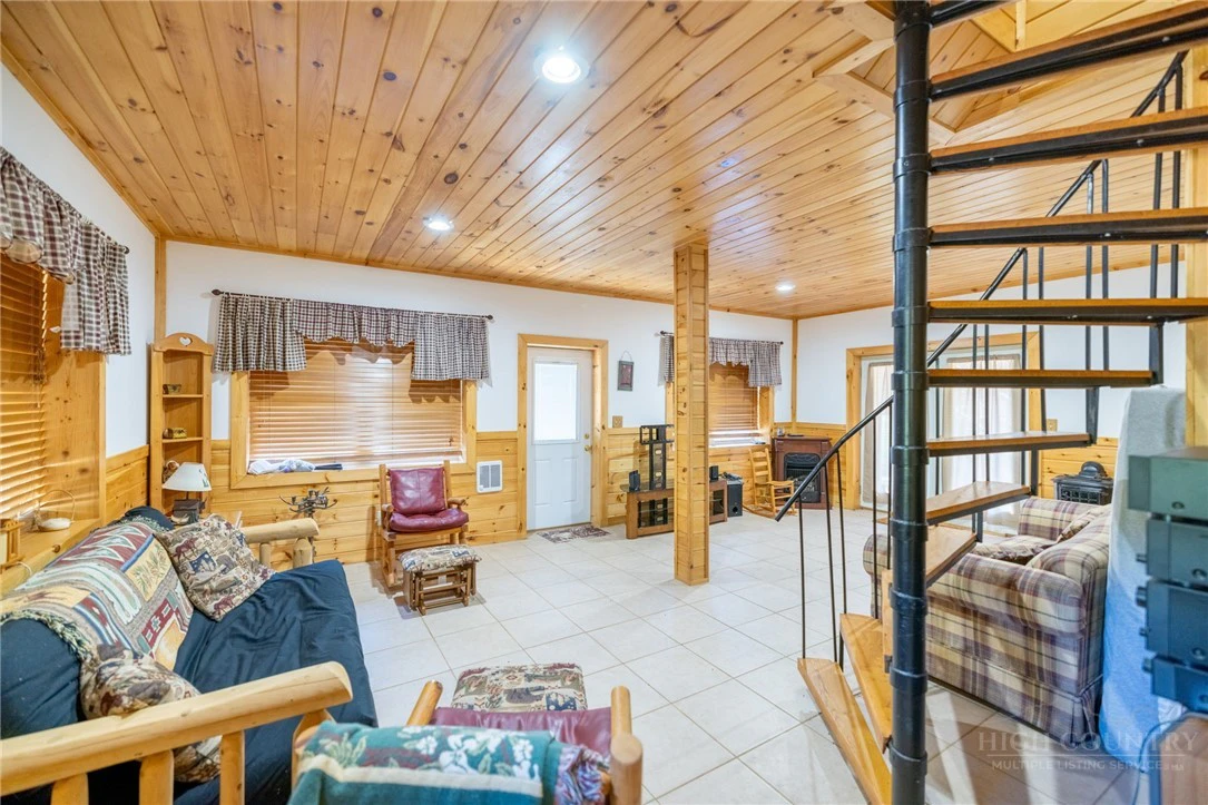 Image number 10 for the current listing