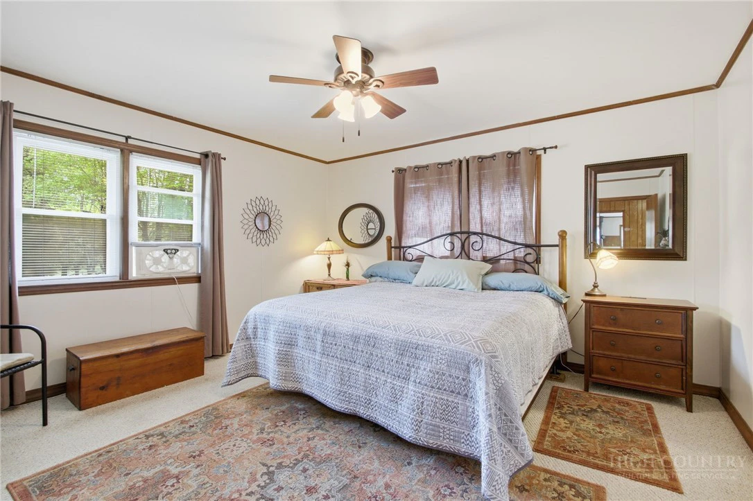 Image number 5 for the current listing