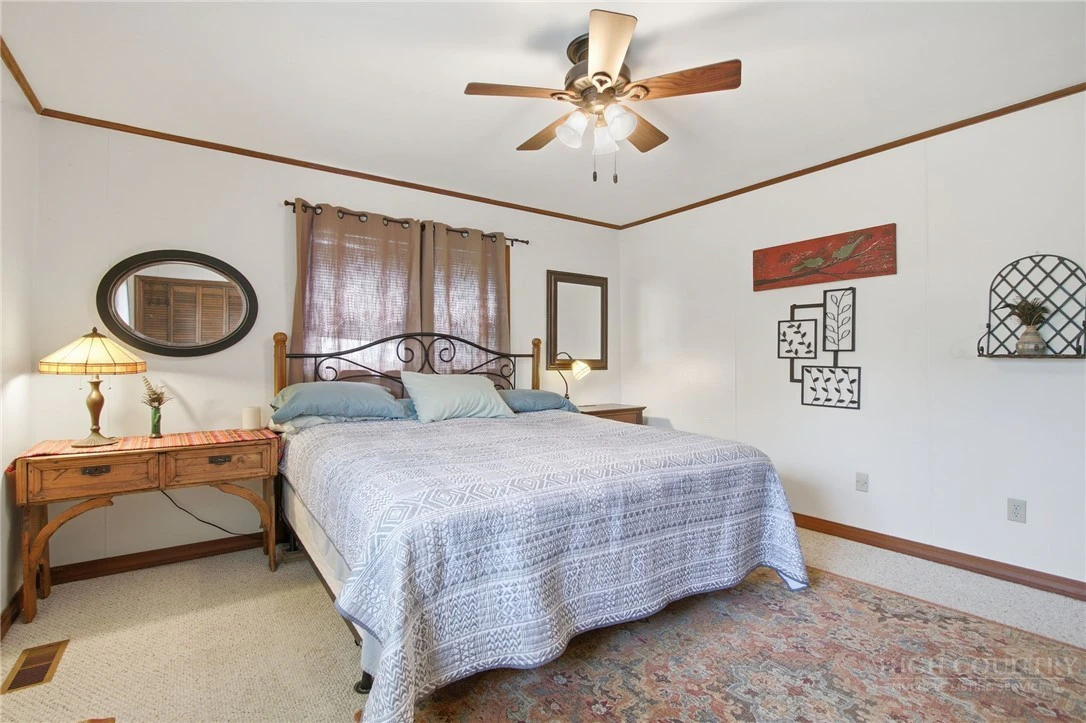 Image number 6 for the current listing