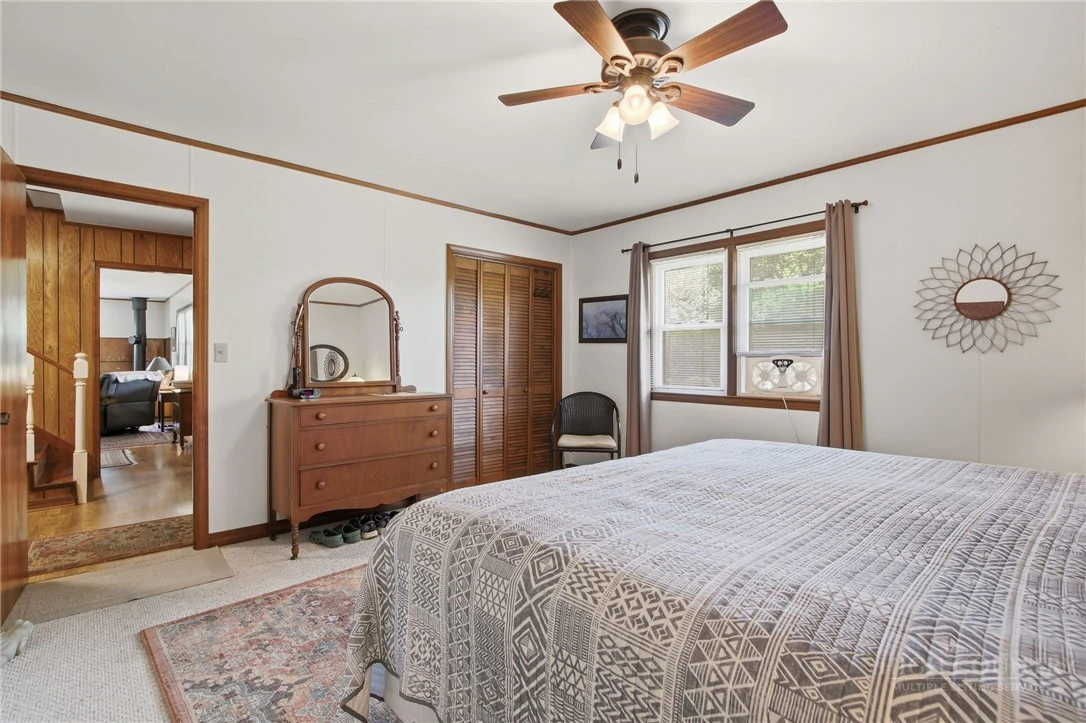 Image number 8 for the current listing
